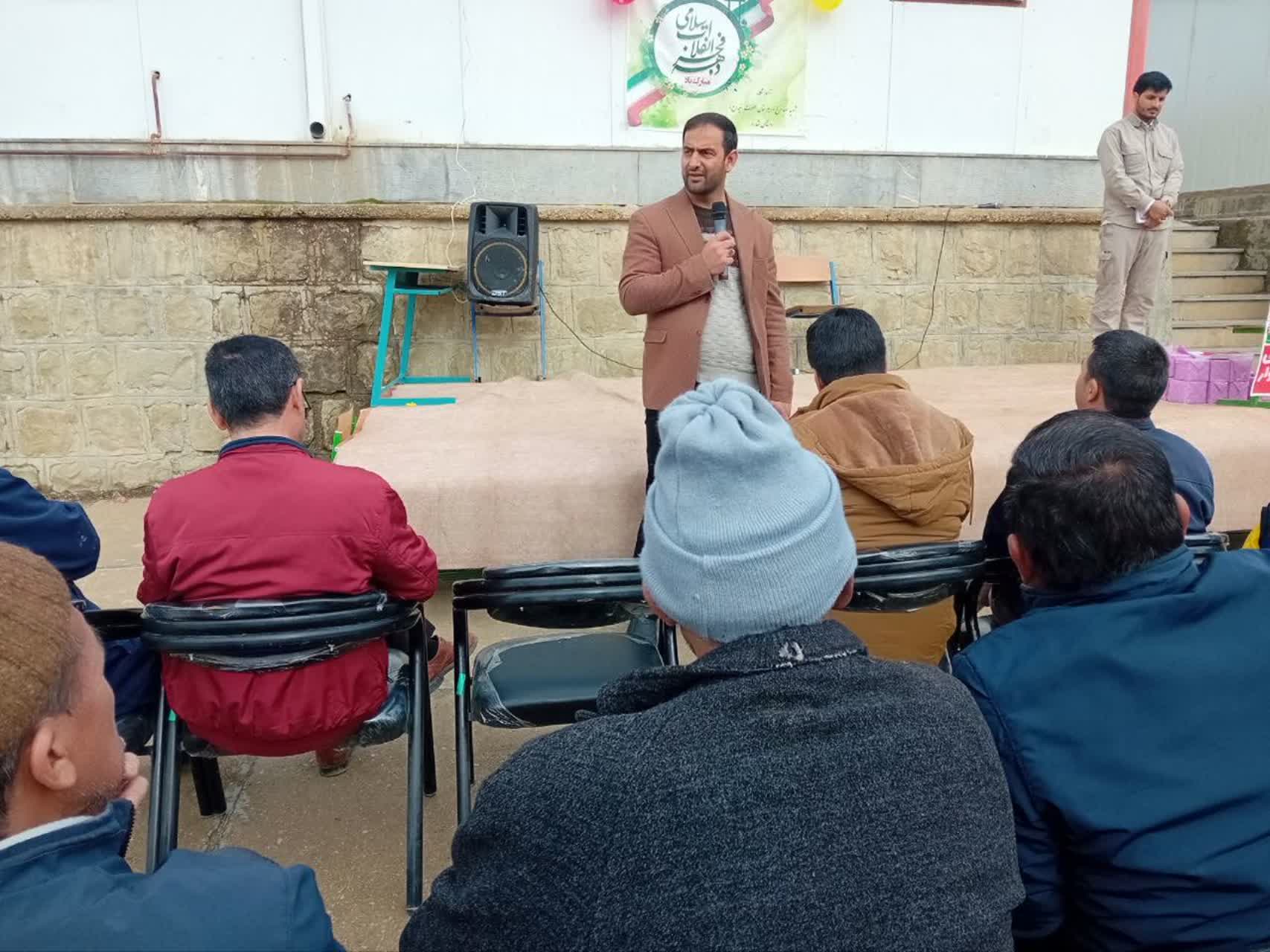 جشن دهه فجر در روستای بشدره برگزار شد 